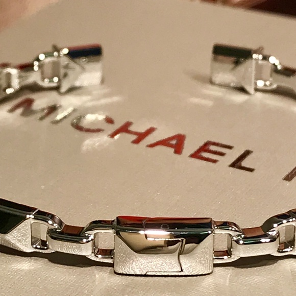 🎁 NWT! $225 MICHAEL KORS Mercer Link Silver Cuff - Picture 8 of 8